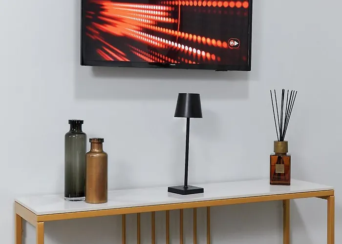 לינה וארוחת בוקר Nina 3*