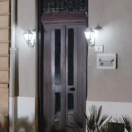 Villa Nina Central Rooms 住宿加早餐酒店