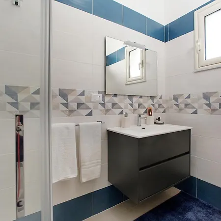 Villa Nina Central Rooms 住宿加早餐酒店 雷焦卡拉布里亚